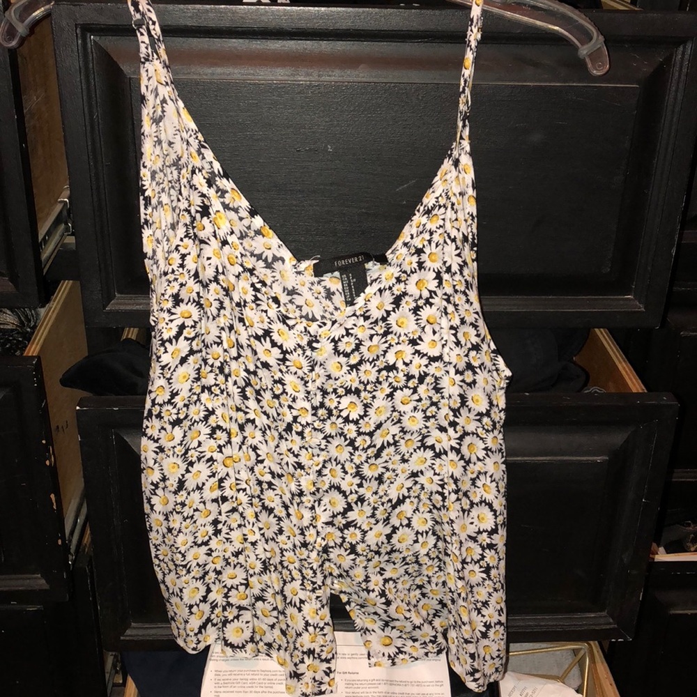 Brand new Daisy top in small!